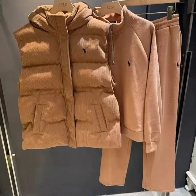 Miu Matching Sets Three-piece puffer vest, hoodie and trousers set product detail image 8