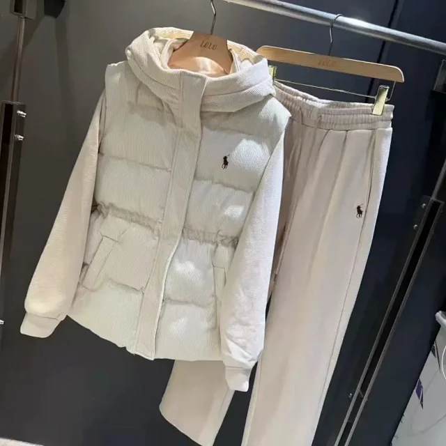 Miu Matching Sets Three-piece puffer vest, hoodie and trousers set product detail image 3
