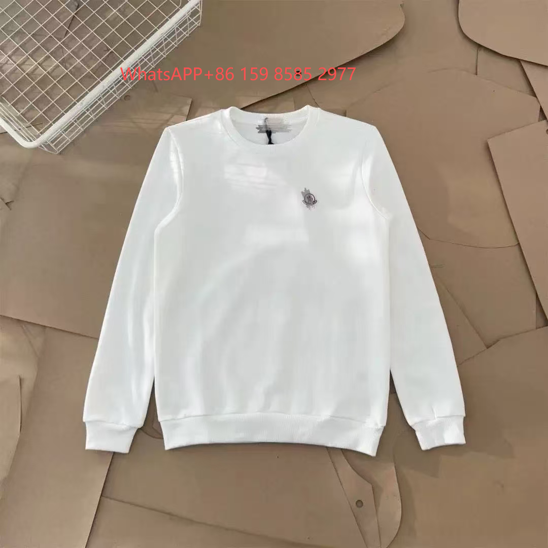 Moncler Knitwear Crewneck knit sweater with logo patch — M Crewneck sweatshirt-01