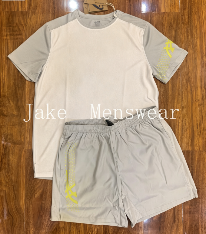 Grey white short sleeved T-shirt