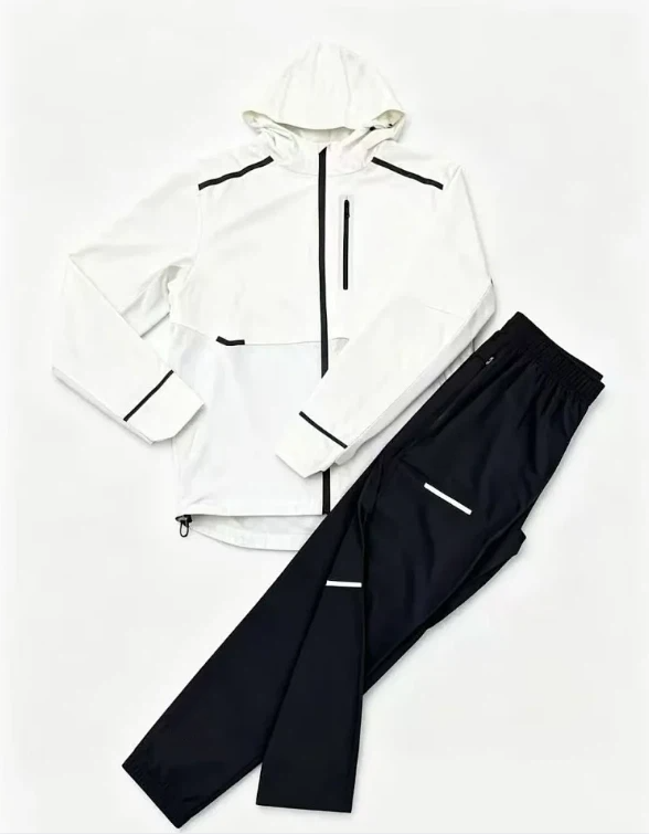 New white jacket+black pants