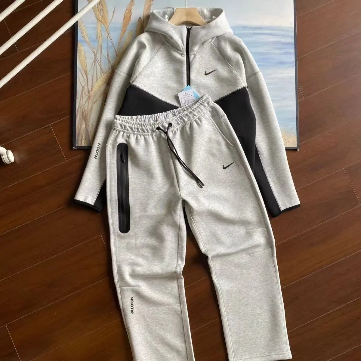 Set, Black/Light Gray