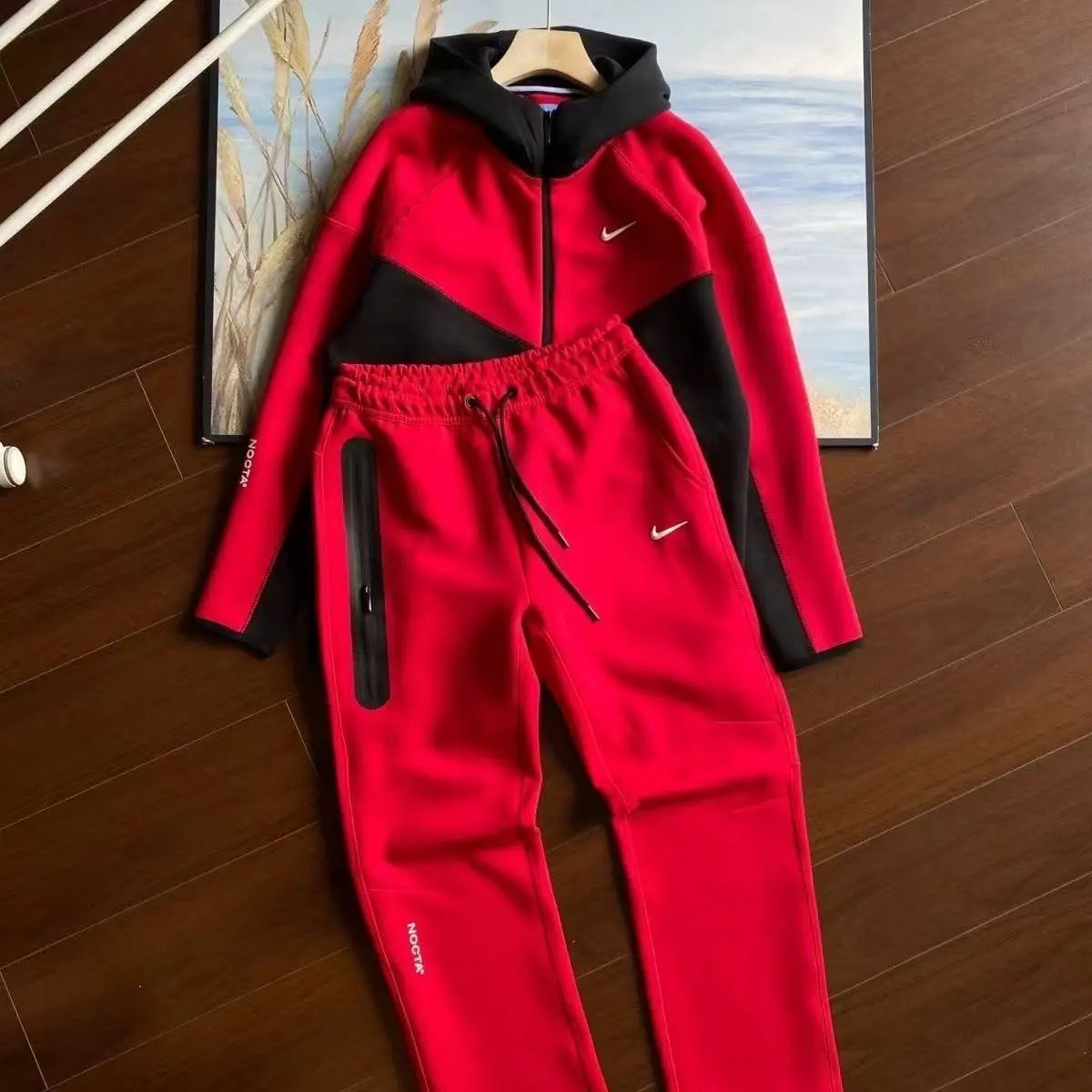 Set, Black/Red