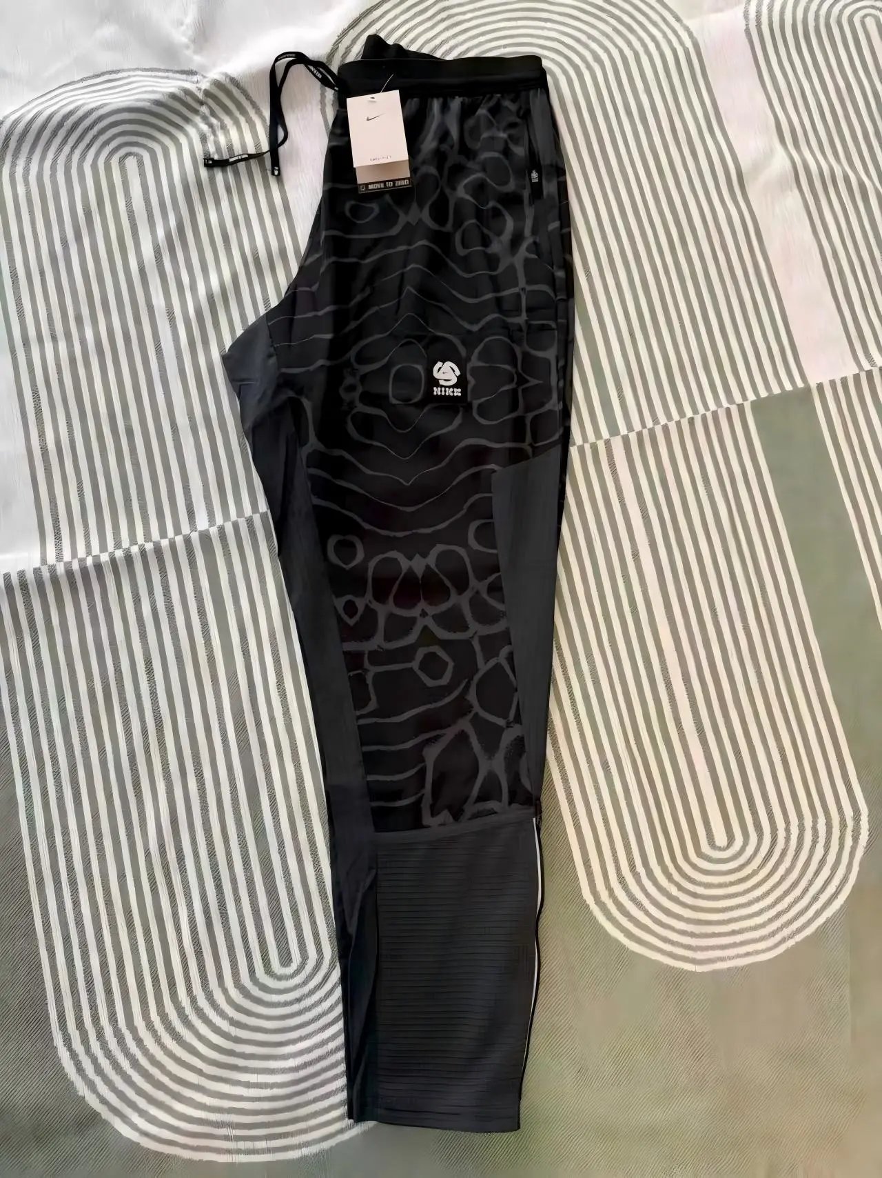 Nike Tracksuits Hooded zip-up patterned tracksuit image 11