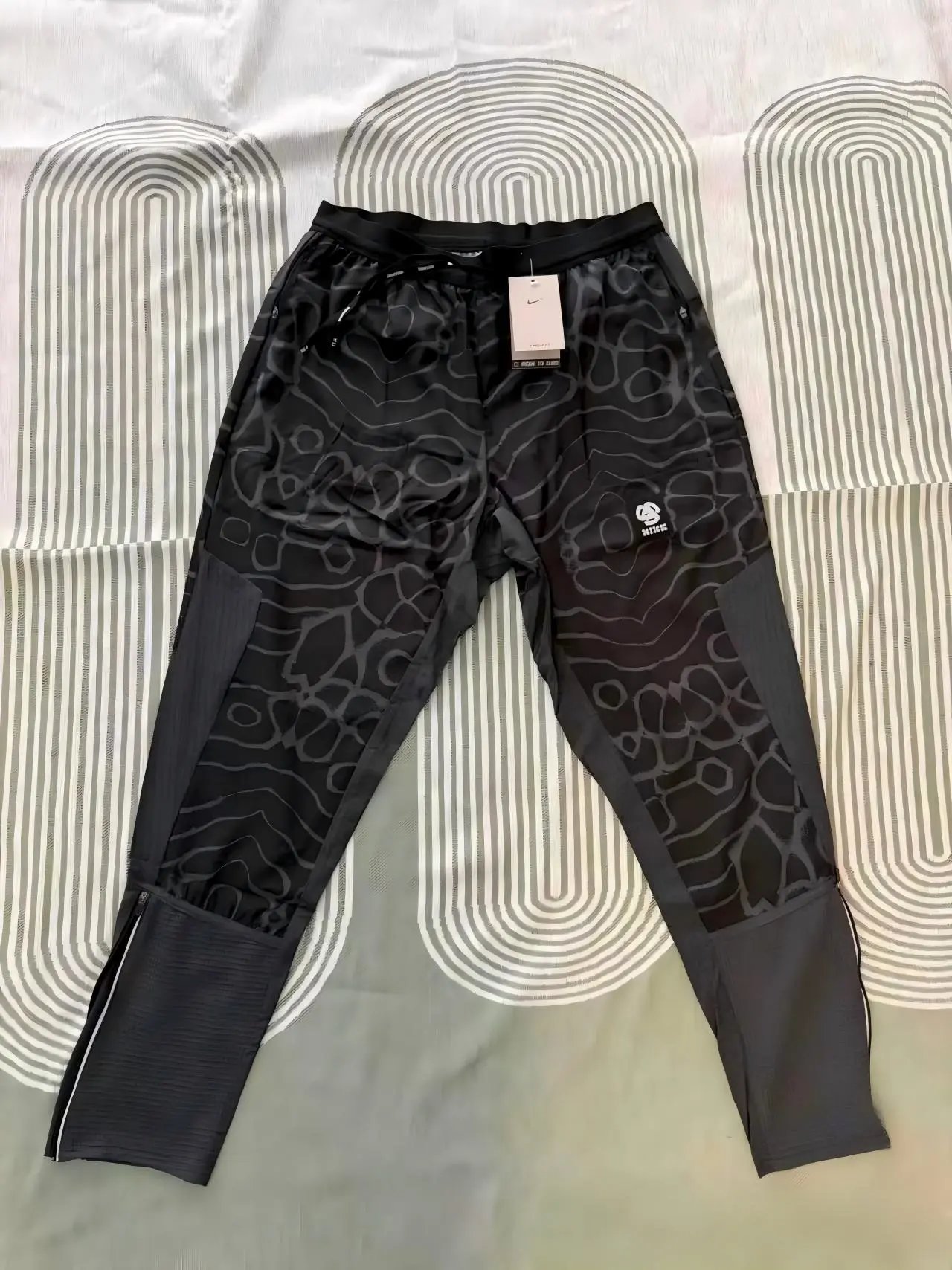 Nike Tracksuits Hooded zip-up patterned tracksuit image 10