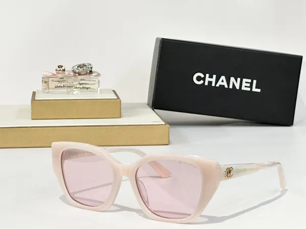 Chanel Cat-Eye Sunglasses Pink Acetate - 1