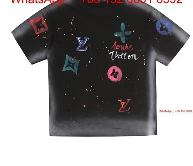 Louis Vuitton T-Shirts Le Monde Est À Vous Graphic product detail image 12