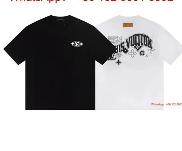 Louis Vuitton T-Shirts Le Monde Est À Vous Graphic product detail image 11
