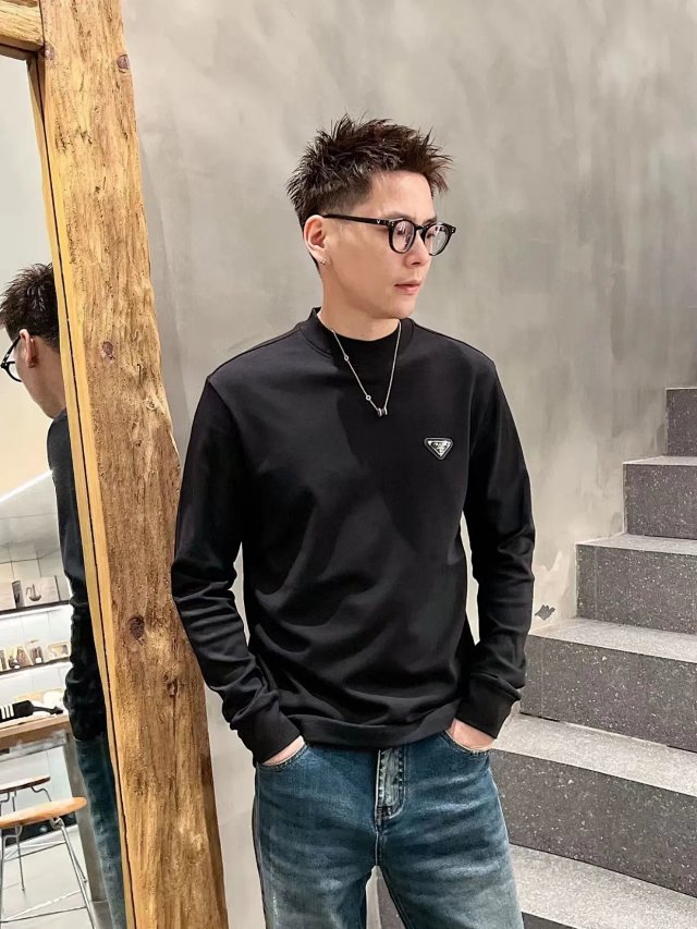 Prada Sweatshirt: seller detail photo 3