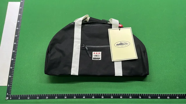 Corteiz Travel Bags Alcatraz Logo Duffel Bag product detail image 1