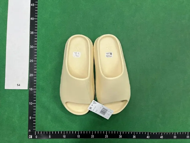 Nike Slippers Ultra Celso Tango Slides product detail image 3