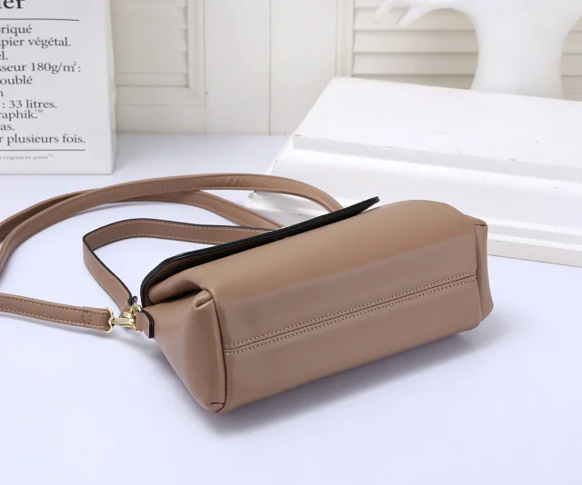 Dior Shoulder Bags 2219 Ruched-Handle Crescent Bag product detail image 5