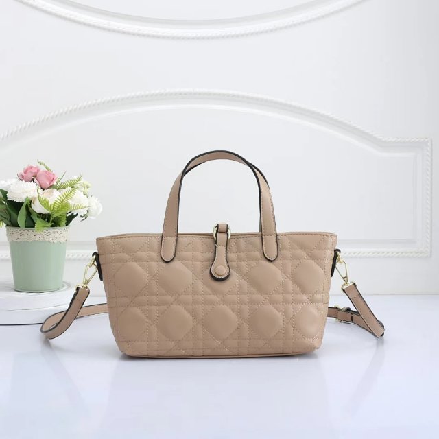Dior Handbag: seller detail photo 10