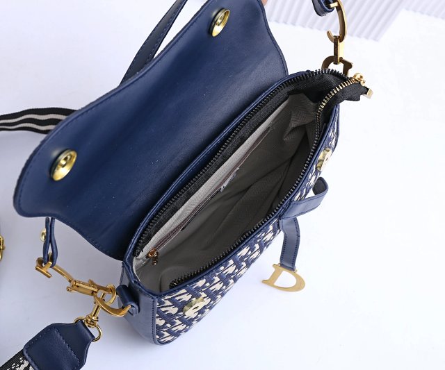 Dior Crossbody Bag: seller detail photo 3