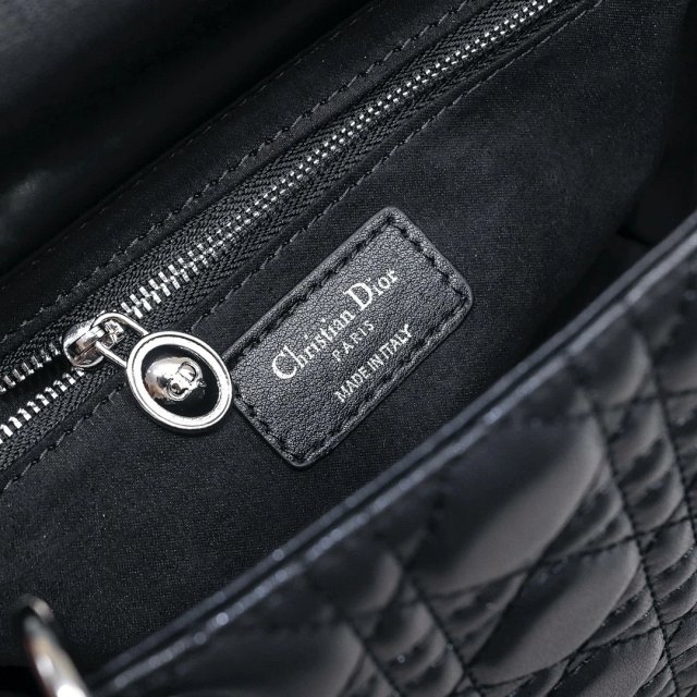 Dior Handbag: seller detail photo 10