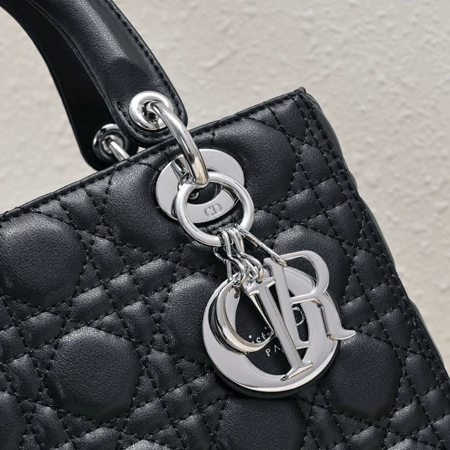 Dior Handbag: seller detail photo 4