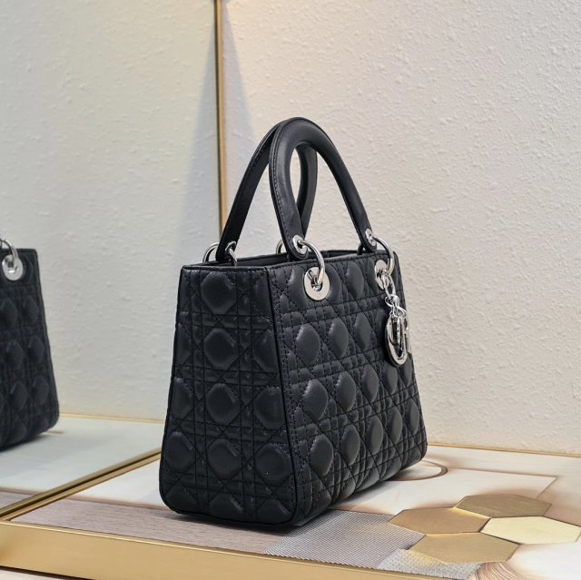 Dior Handbag: seller detail photo 5