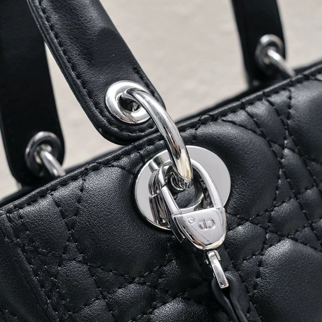 Dior Handbag: seller detail photo 6