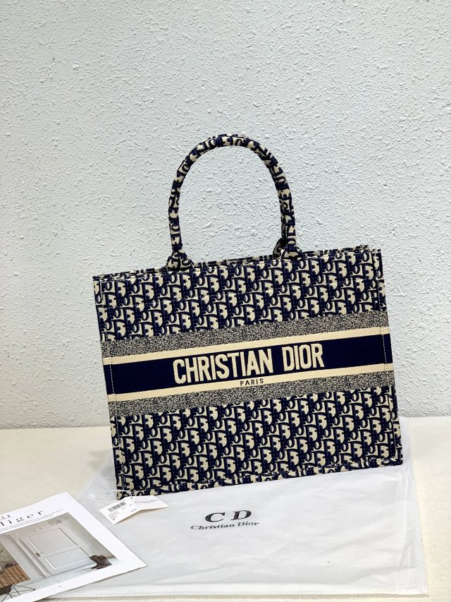 Dior Crossbody Bag: seller detail photo 13