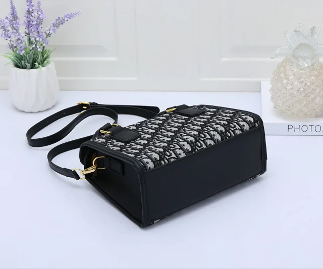 Dior Shoulder Bags Logo Jacquard Flap Bag with Detachable Strap product detail image 4