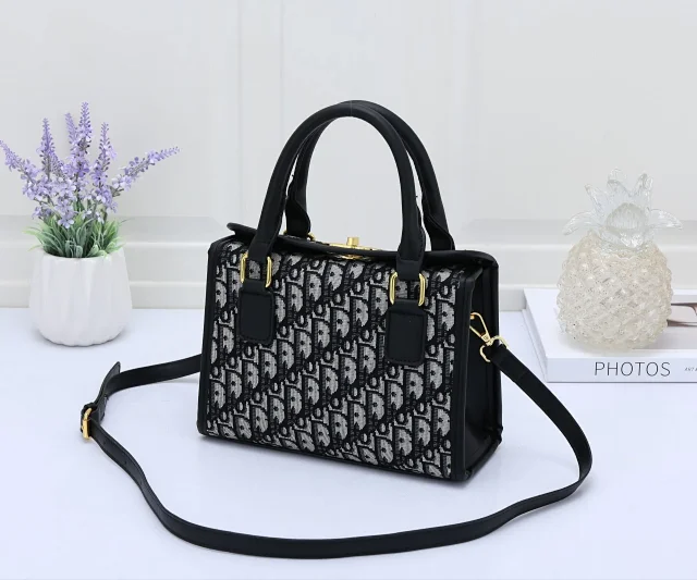 Dior Shoulder Bags Logo Jacquard Flap Bag with Detachable Strap product detail image 1