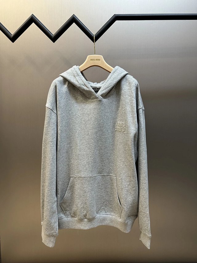 Miu Hoodie: seller detail photo 3