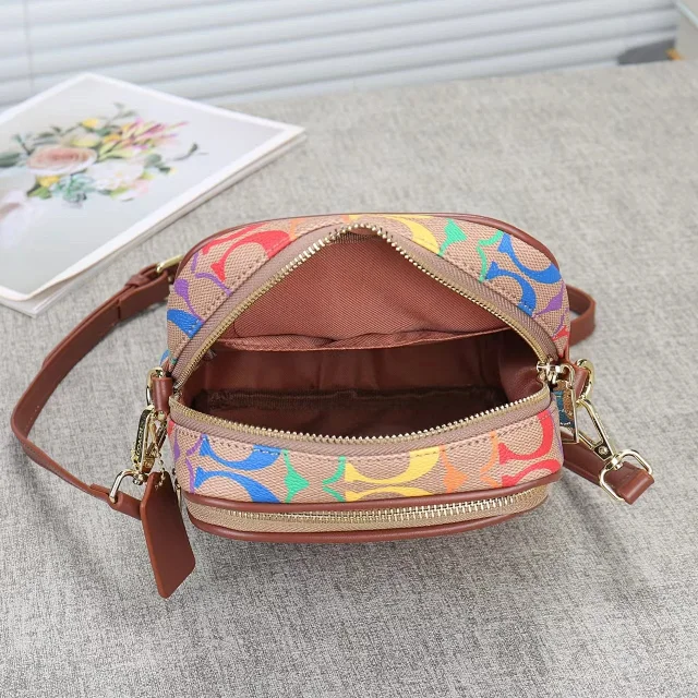 Coach Shoulder Bags Signature Canvas Chain-Handle Bag with Detachable Strap product detail image 5