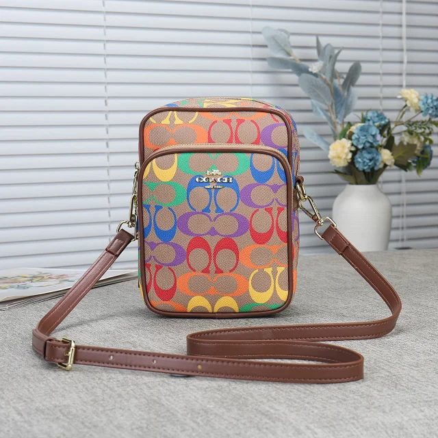 Coach Shoulder Bags Signature Canvas Chain-Handle Bag with Detachable Strap product detail image 2