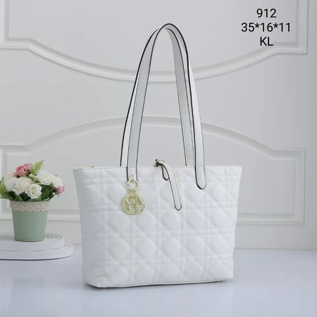 Dior Handbag: seller detail photo 3