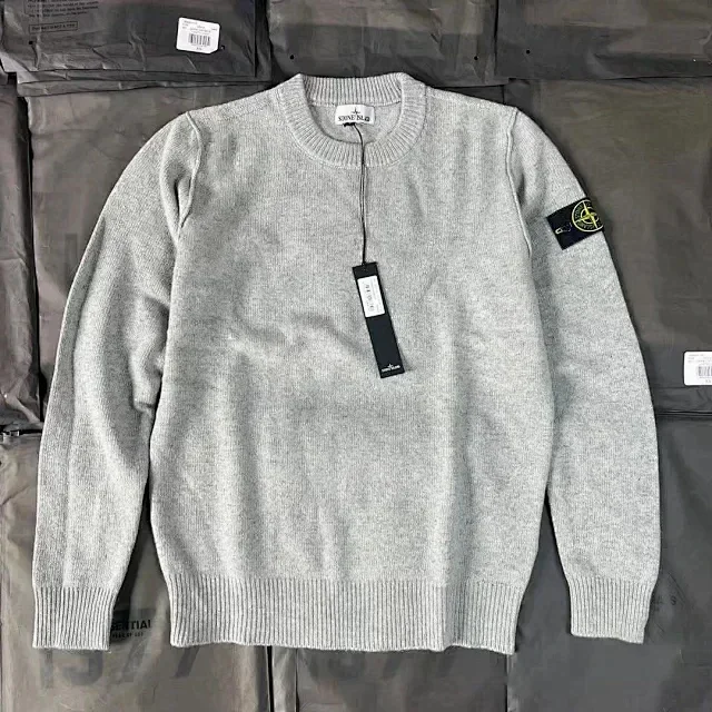 Knitted sweater 3