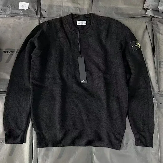 Knitted sweater 1