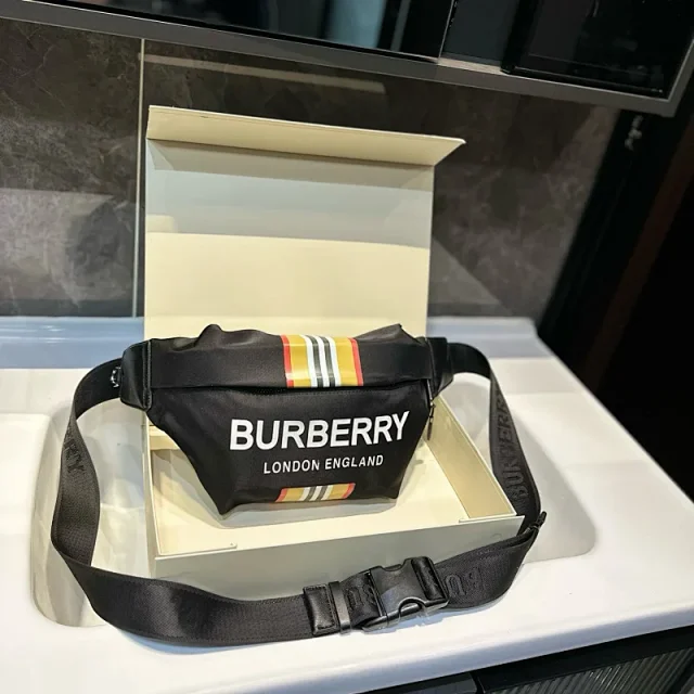 Burberry Crossbody Bags Nylon Zip Bag with Check Panel product detail image 7
