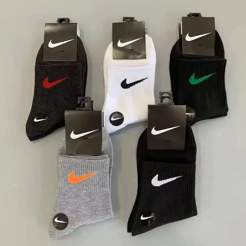 Nike Socks Ribbed crew image 13