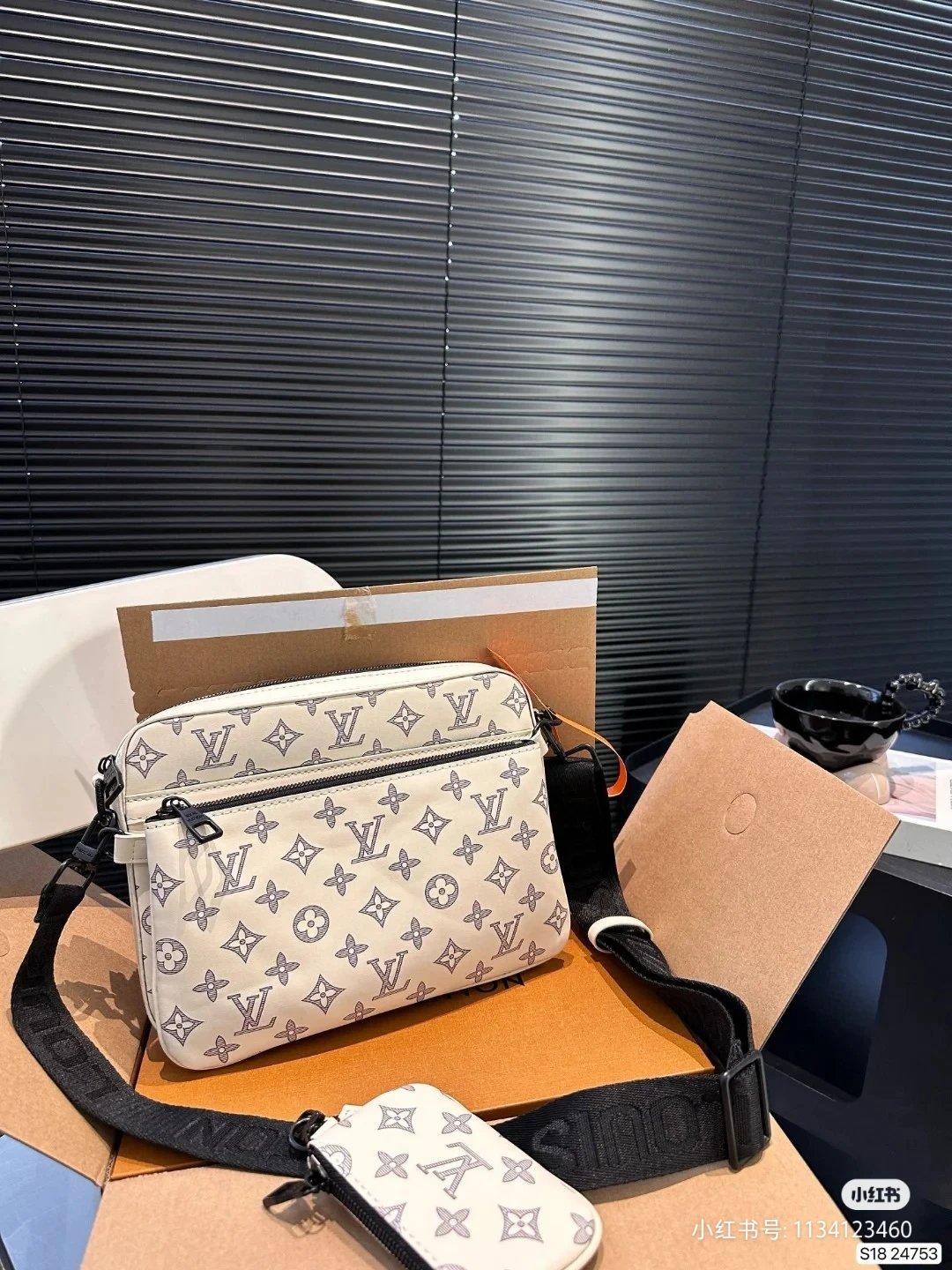 Gucci GG Marmont Mini Camera Bag Beige and Navy Crossbody Bag - 15
