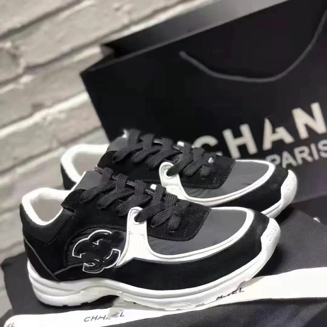 Chanel Low Top Sneaker Black White