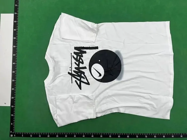 Stüssy T-Shirts 8-Ball Graphic product detail image 3