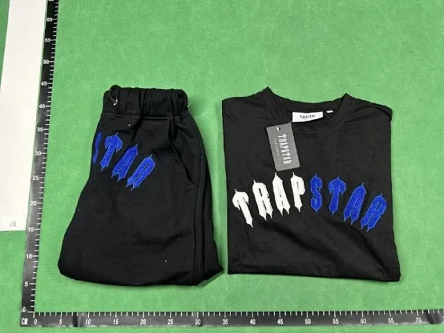 Trapstar T-Shirts Gradient logo raglan short-sleeve T-shirt product detail image 6