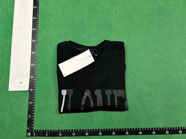 VLONE T-Shirts Short-Sleeve V Logo Graphic Print product detail image 6