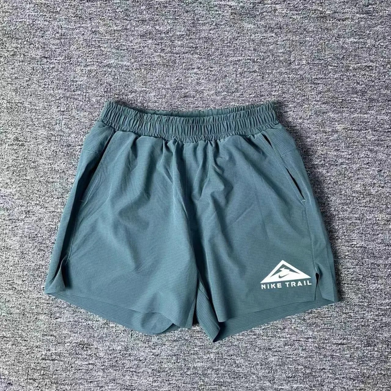 Shorts - dark green