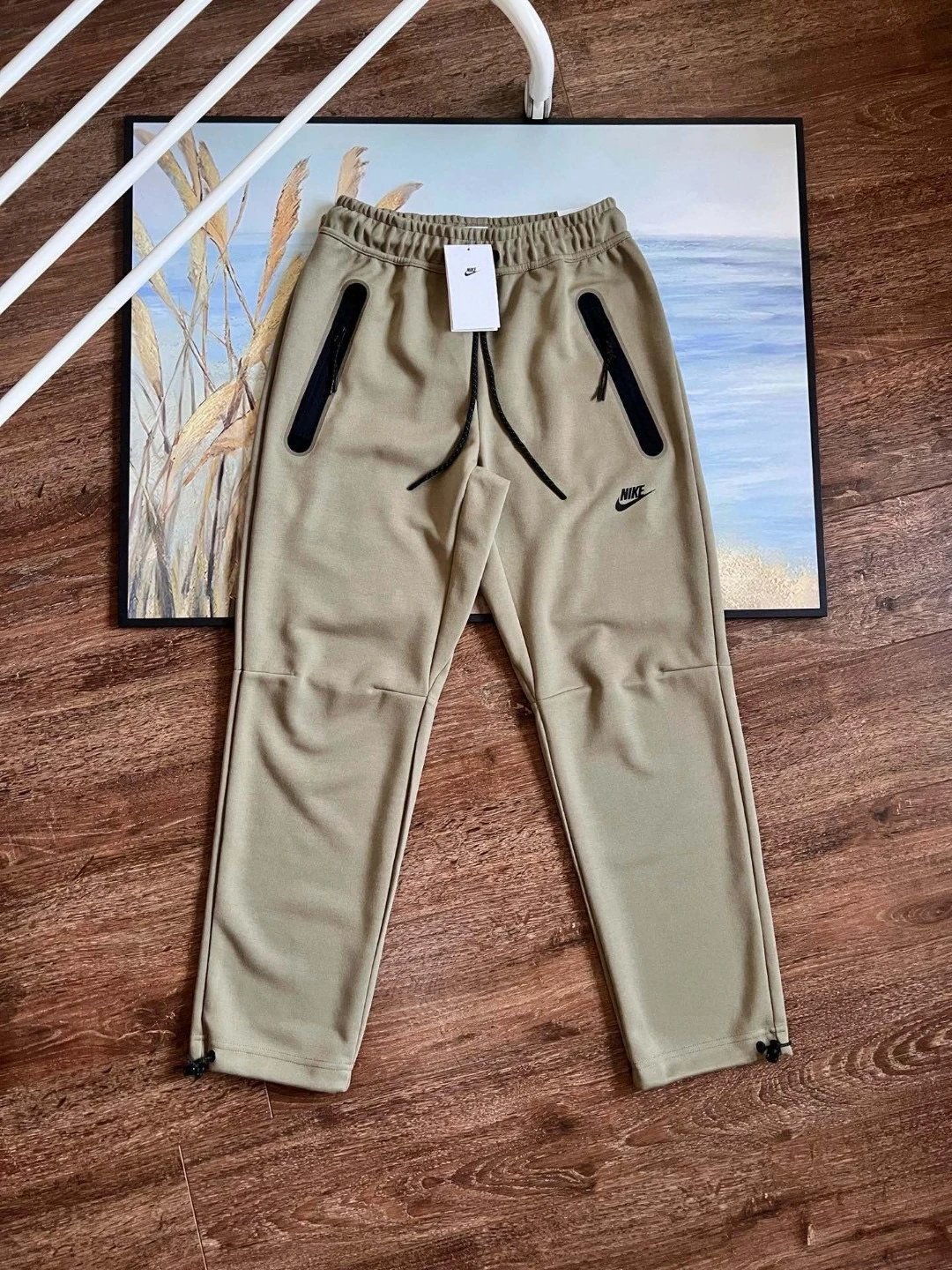 04- Khaki pants