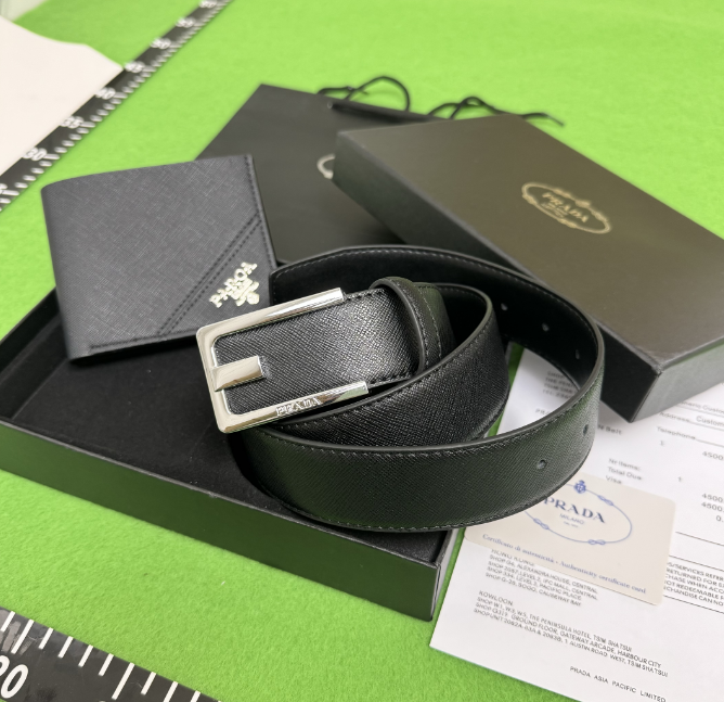 Gucci Belts Iridescent GG buckle belt — P-Wallet Belt Gift Box (Photos are real shots)