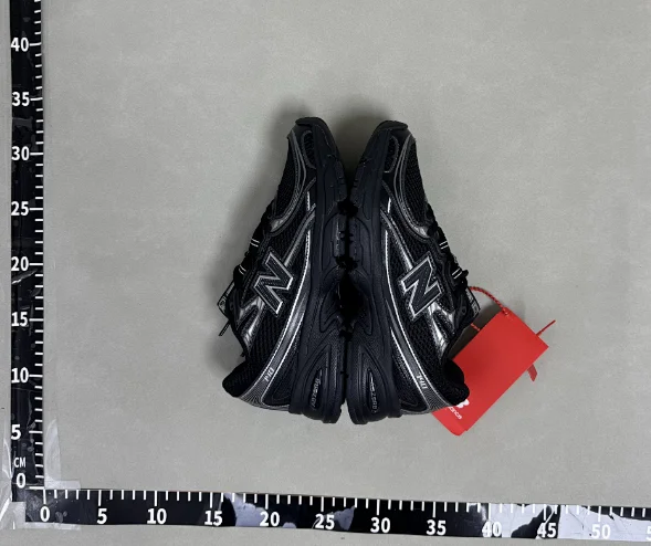 New Balance Sneakers 1906R product detail image 1