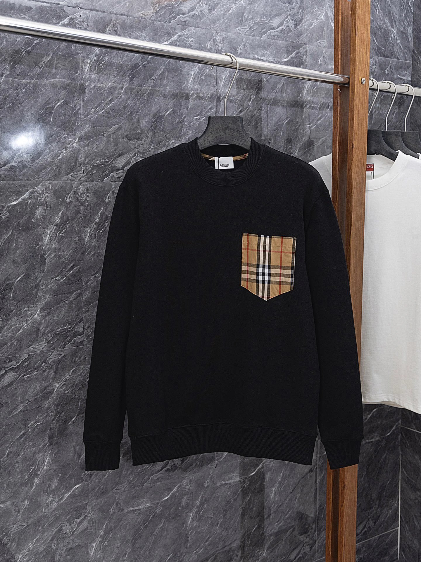 High Quality Crewneck Sweatshirt - Black