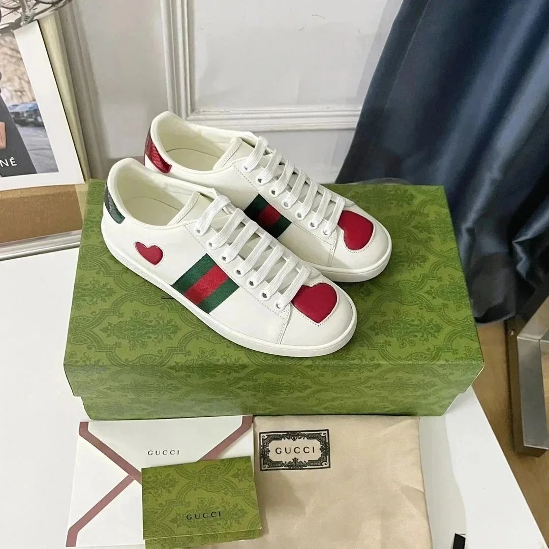 Gucci Sneakers GG Monogram — 30