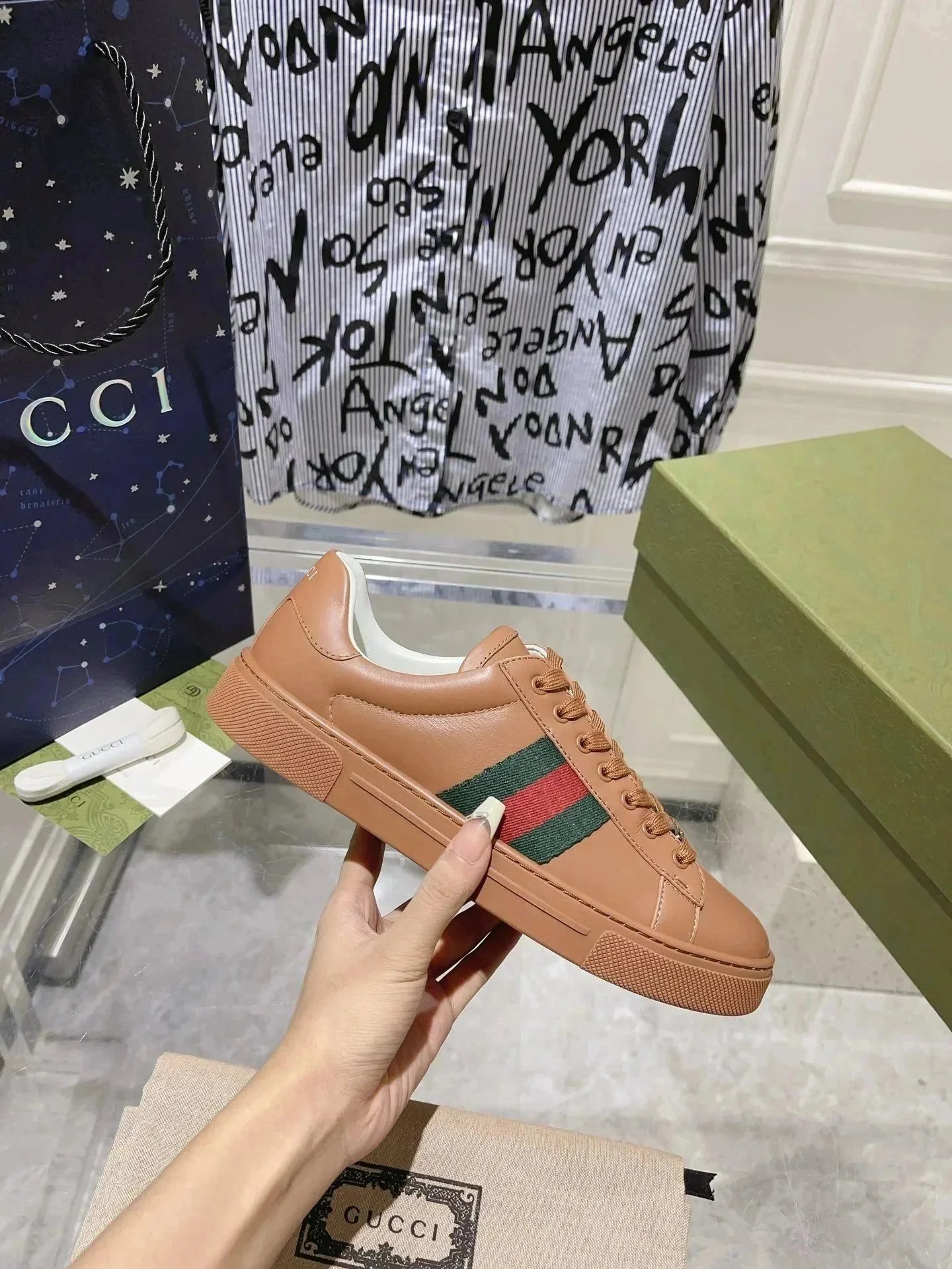 Gucci Sneakers GG Monogram — 34
