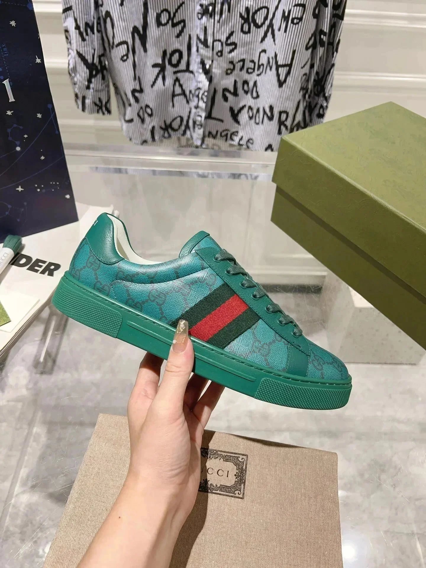 Gucci Sneakers GG Monogram — 29