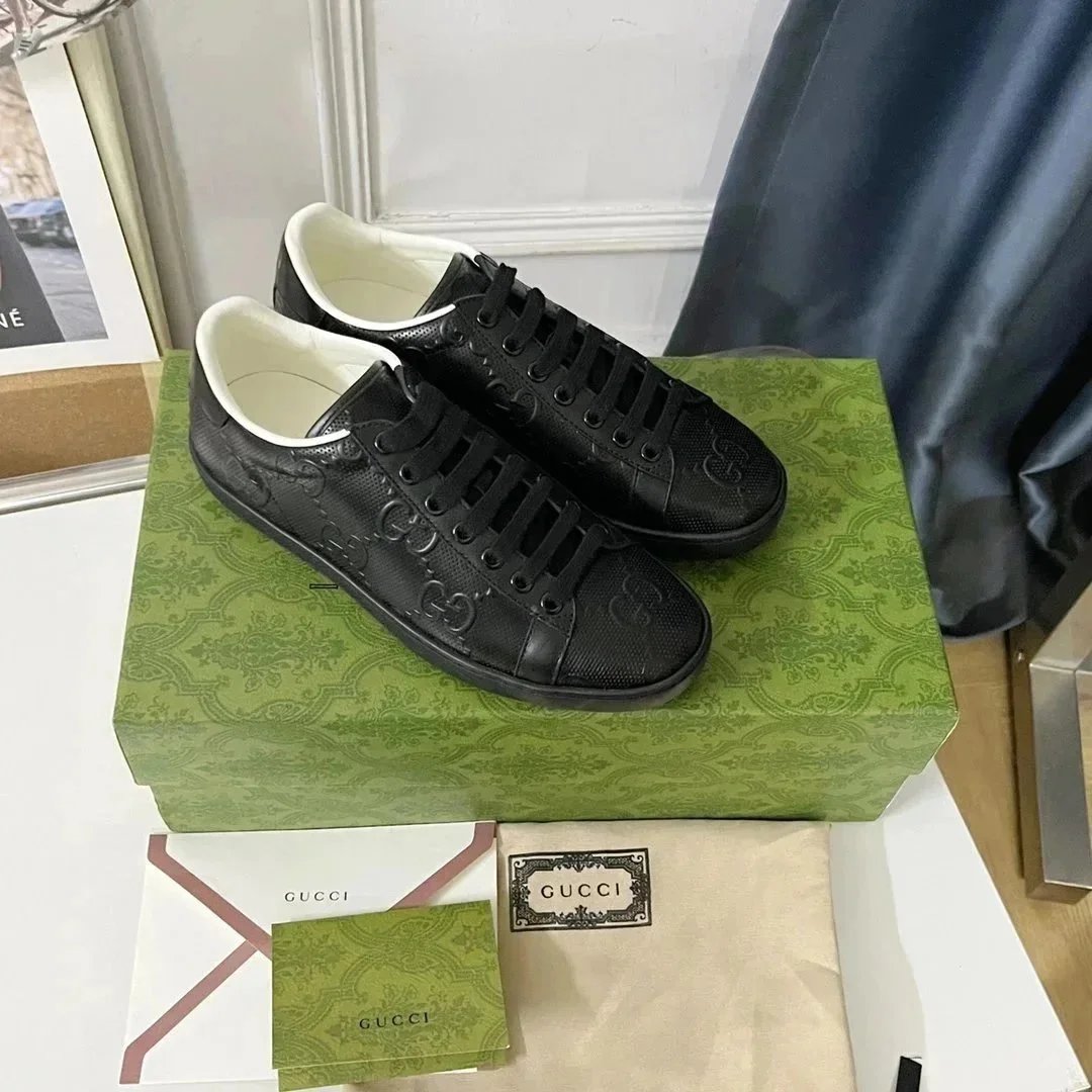 Gucci Sneakers GG Monogram — 37