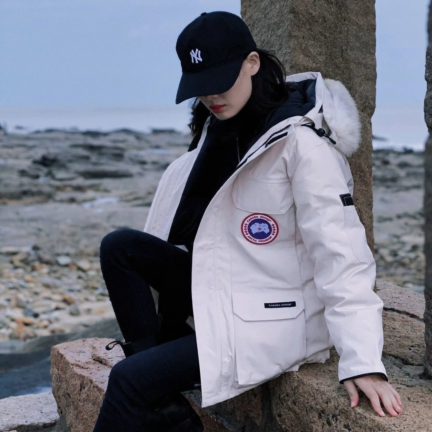 04- White Red Label (Down Jacket)