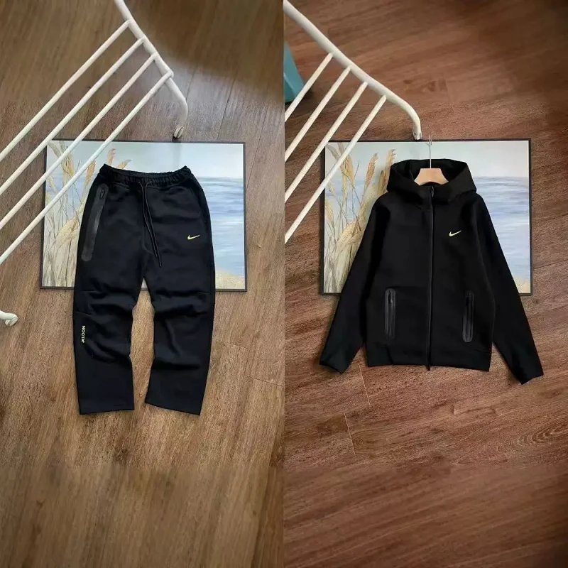 01-Black Hooded (Set)