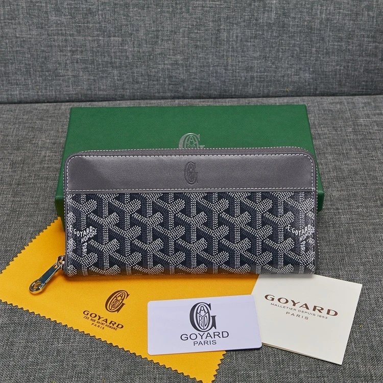 7-long charcoal gray wallet